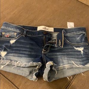 EUC Hollister Demin Cuff Shorts 5 w 27 2” length